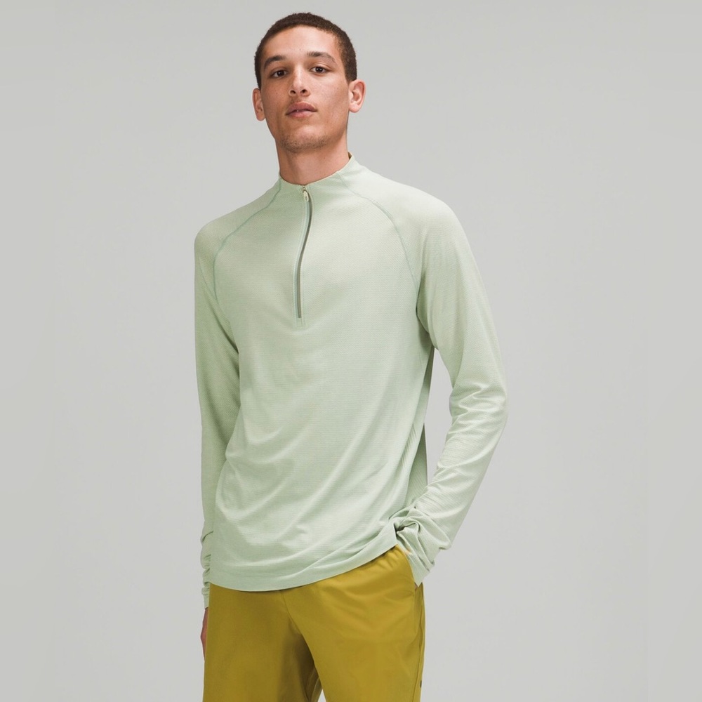 Lululemon Men’s Metal Vent Tech Half-Zip 2.0 - White Opal / Silver Blue Medium